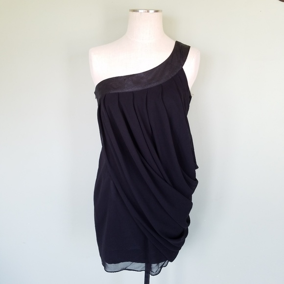 Romeo & Juliet Couture Dresses & Skirts - Romeo & Juliet Couture One Shoulder Dress